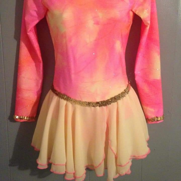 Figure skating suit 12-14 years old - Picture 2 of 3